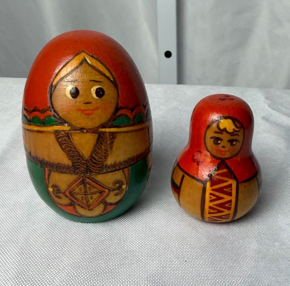 VTG Russian Matryoshka Nesting Dolls Hand Painted Wood Burned 2 Pc Babushka 3in